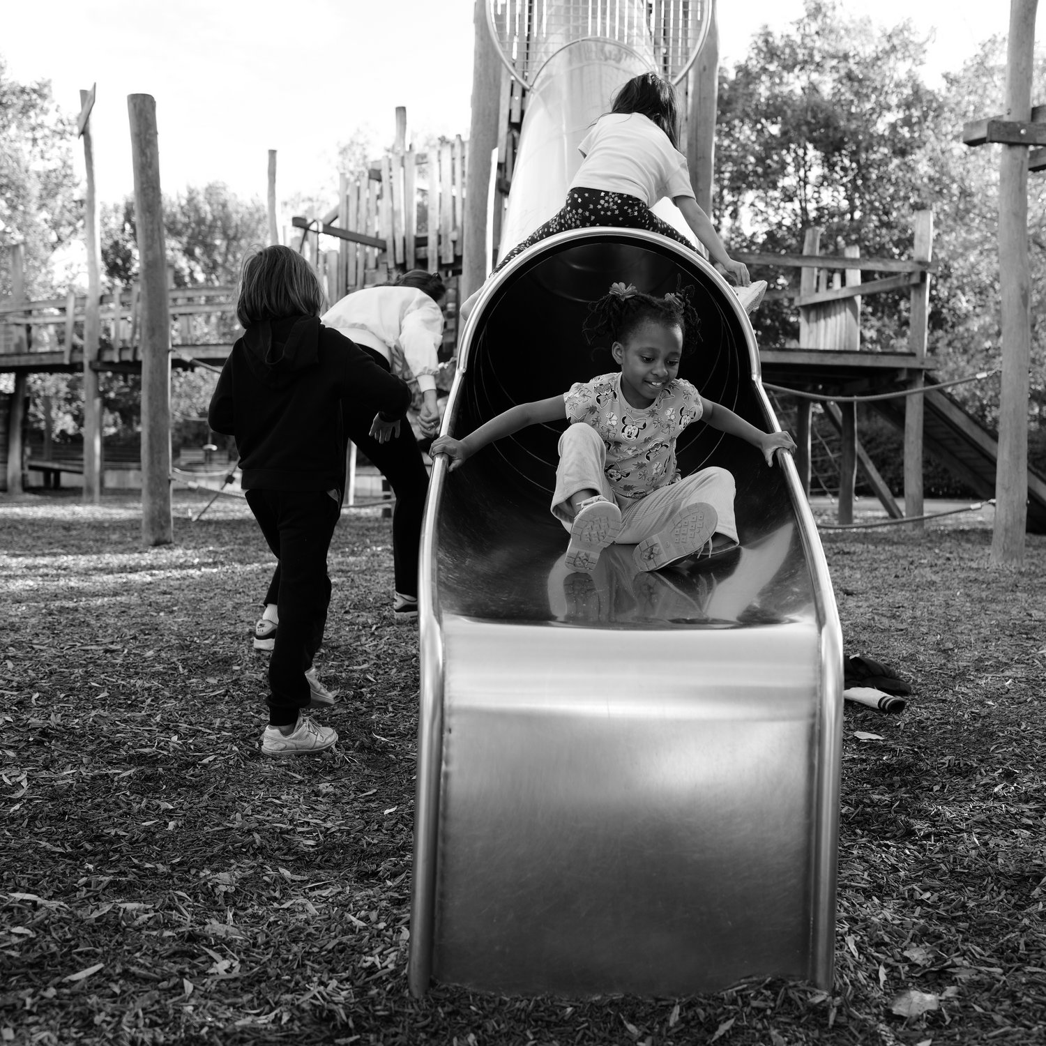 tografie_Kinder-auf-Spielplatz_23_12